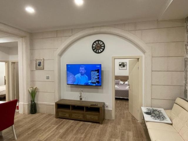 Villa Luce Mit Pool มาคาร์สกา ภายนอก รูปภาพ