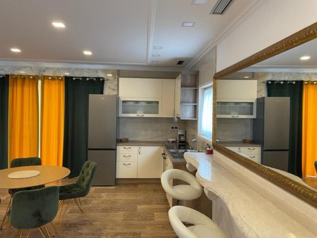 Villa Luce Mit Pool มาคาร์สกา ภายนอก รูปภาพ