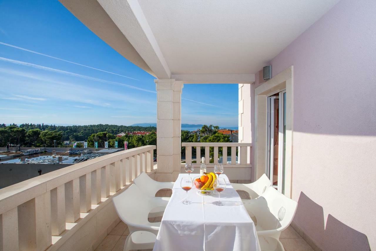 Villa Luce Mit Pool มาคาร์สกา ภายนอก รูปภาพ